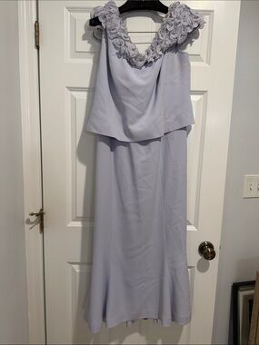 Boutique Ruffle-Detail